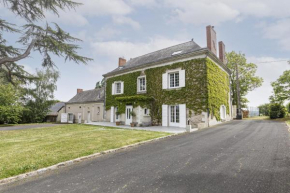 Maison familiale avec piscine et court de tennis